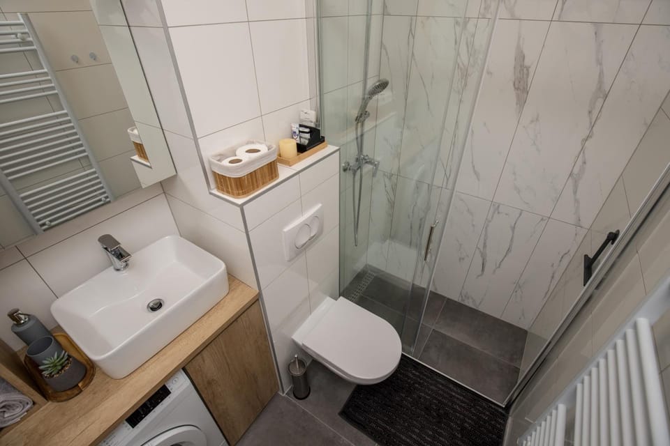 Shower, Toilet, Bathroom