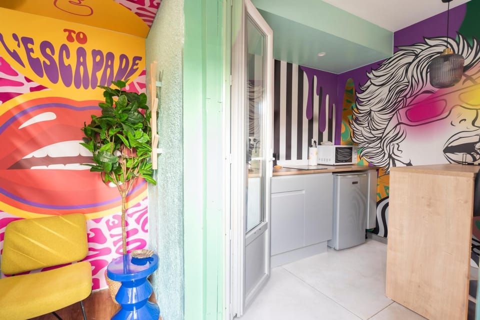 L'escapade - Jacuzzi & Sauna privés By SweetDreams Apartment in Cagnes-sur-Mer
