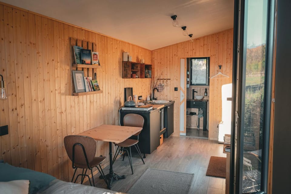 Kitchen or kitchenette, Living room, kitchen