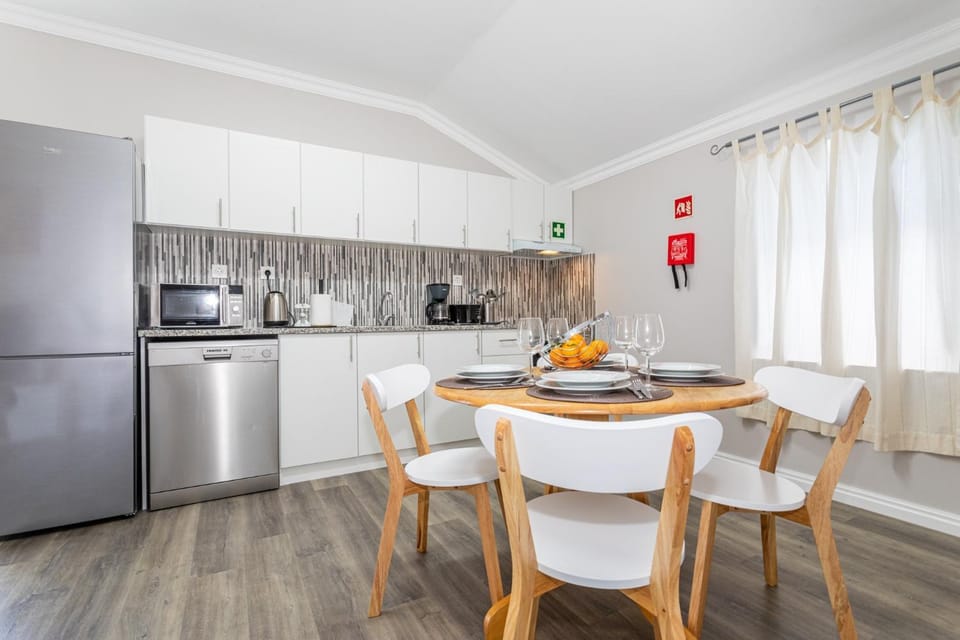 Property building, Kitchen or kitchenette, Living room