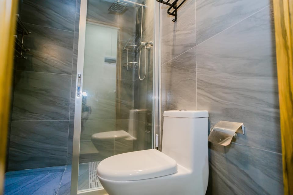 Shower, Toilet, bidet