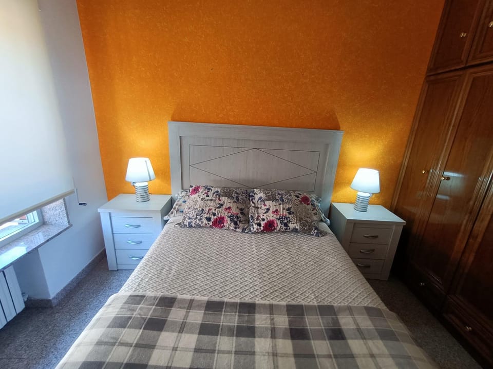 Photo of the whole room, wardrobe