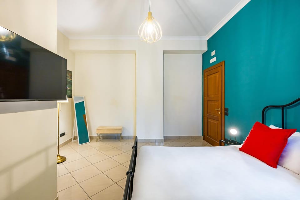 Bed, TV and multimedia, Photo of the whole room, Evening entertainment, Bedroom