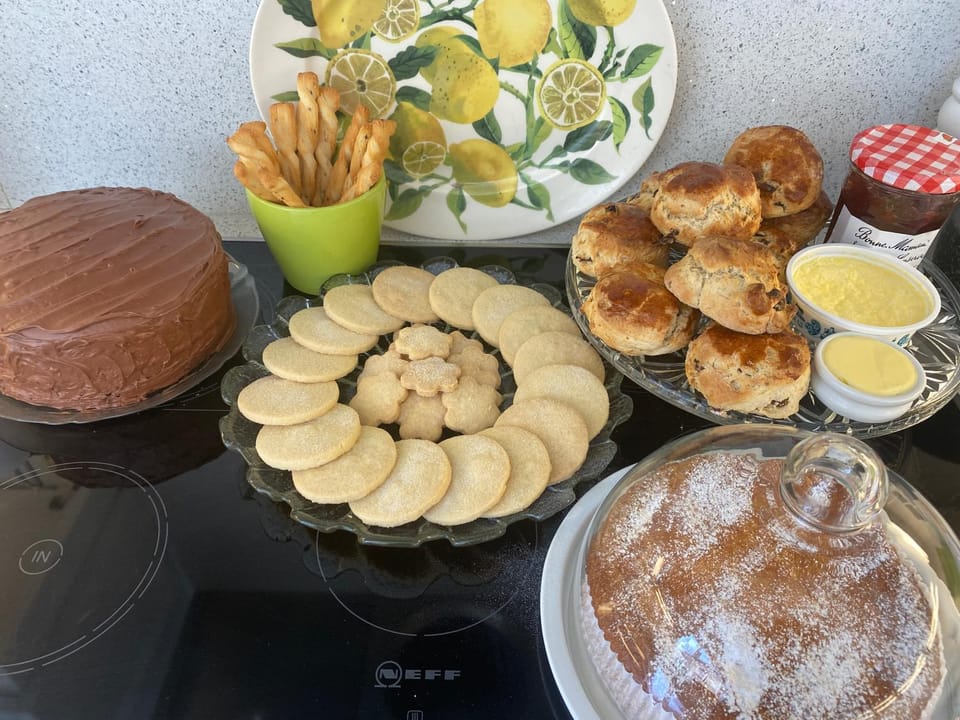 Restaurant/places to eat, Food and drinks