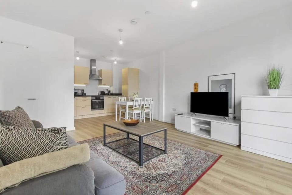 TV and multimedia, Living room, Seating area, oven