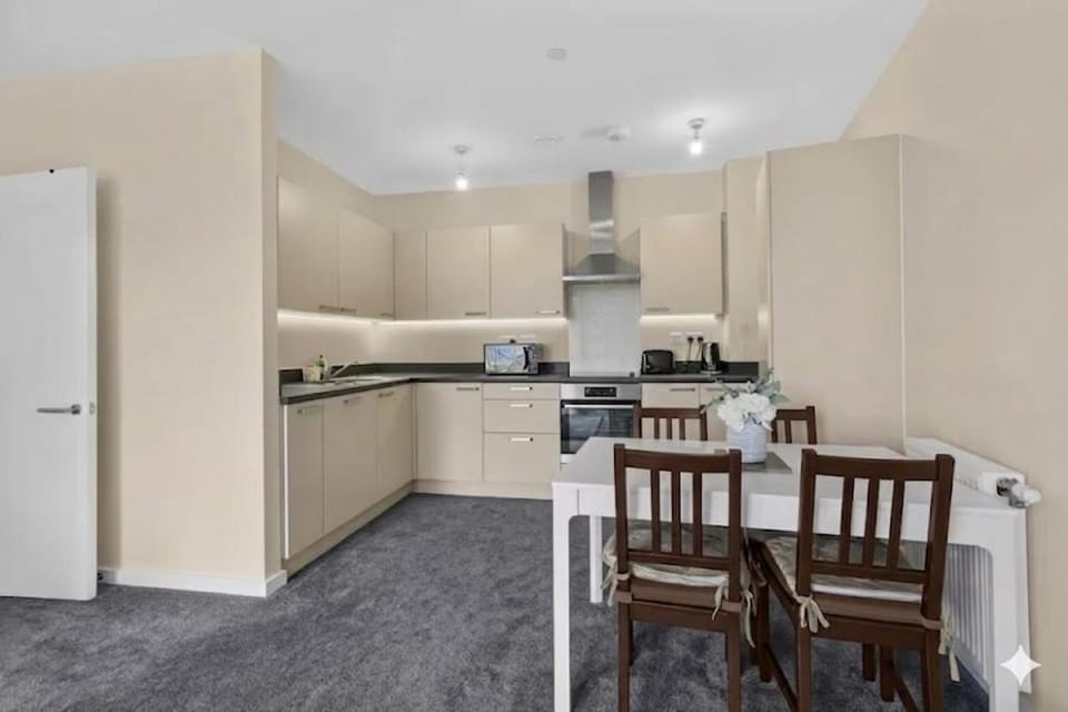 Modern 2BR-2BA Apartment Next to Wembley Stadium Apartment in Wembley