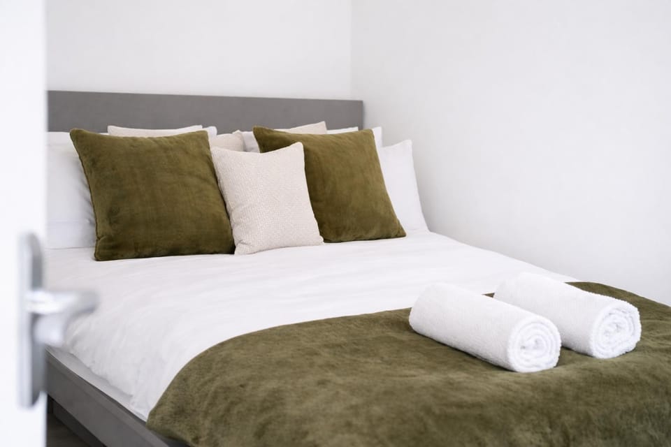 Brighton City Centre 2BR Apartment - Perfect for Contractors, Families & Groups - Free Parking & Walk to Beach Apartment in Brighton