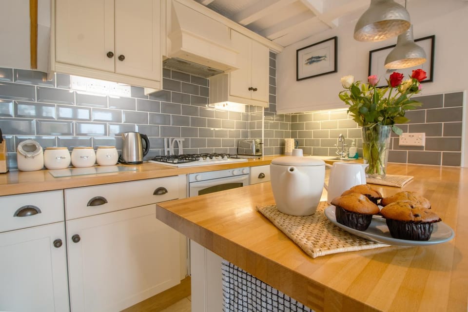 Coffee/tea facilities, Kitchen or kitchenette, minibar, pet friendly, stove, toaster