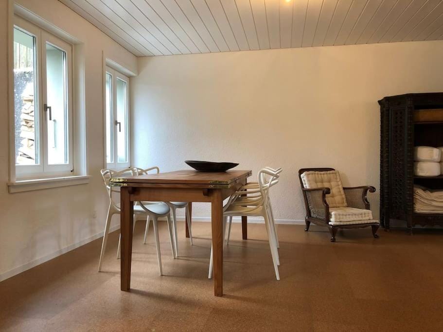 Seating area, Dining area