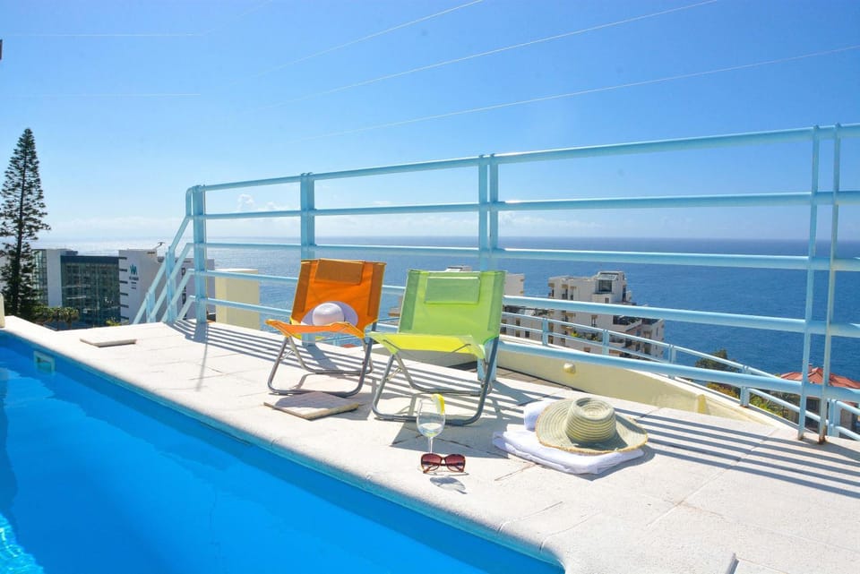 Pool view, Sea view, Swimming pool, sunbed
