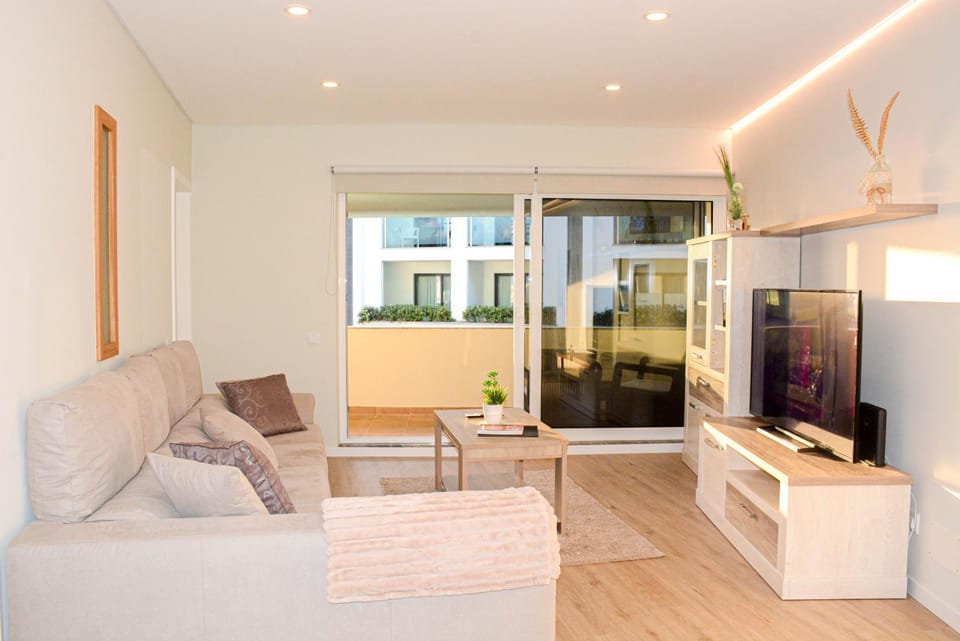 Communal lounge/ TV room, TV and multimedia, Living room, Seating area