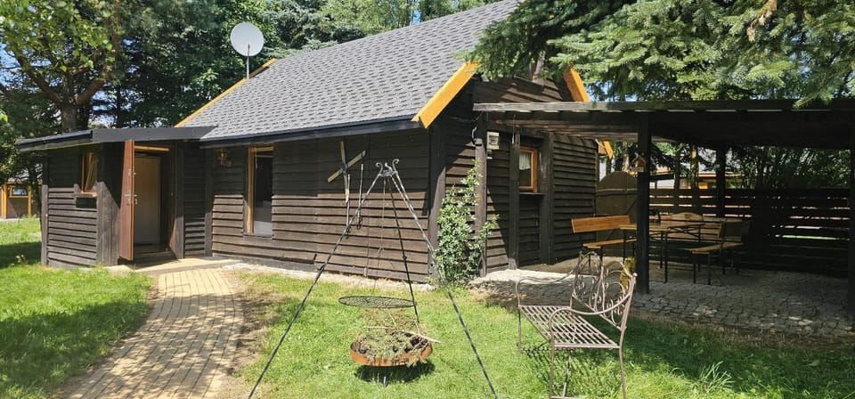 Property building, Garden, Pets
