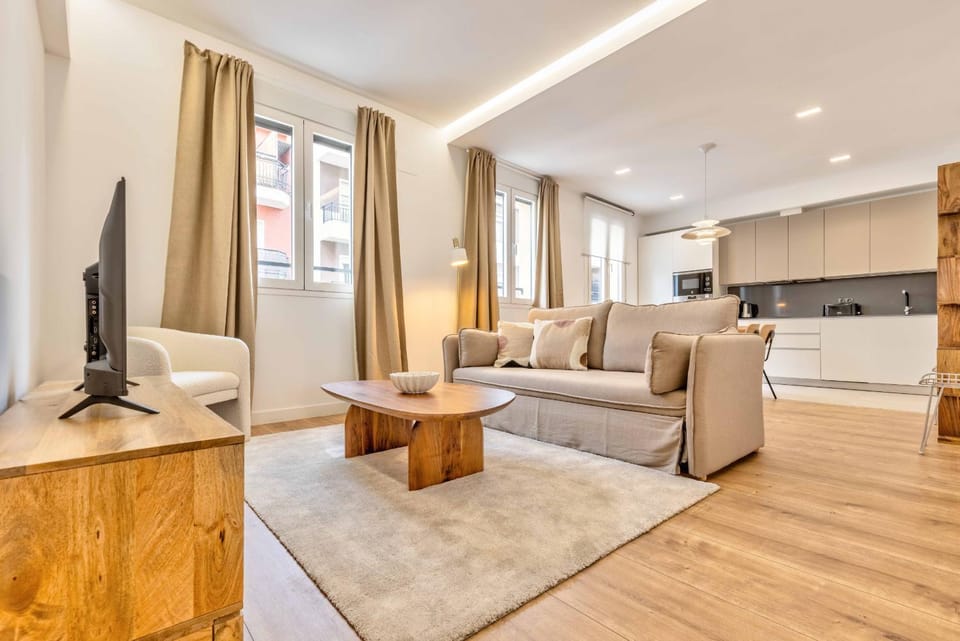 Communal lounge/ TV room, Living room