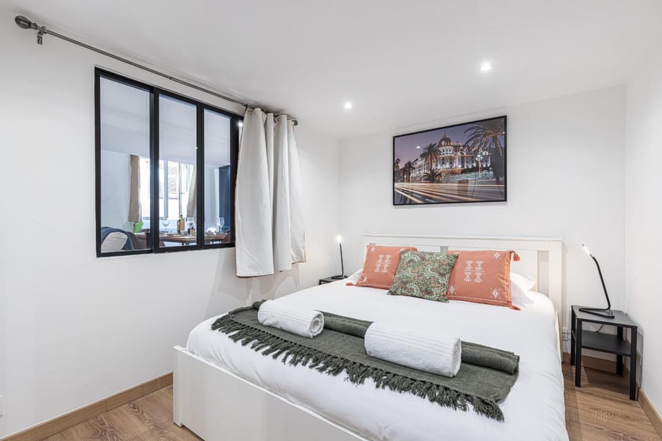 Bed, Bedroom