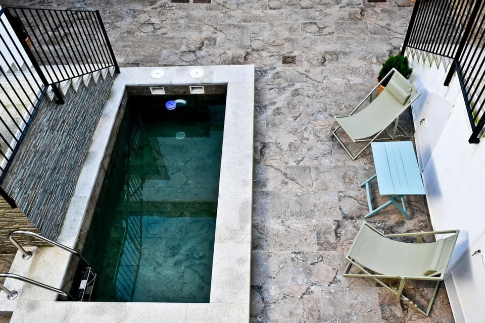 Patio, Swimming pool