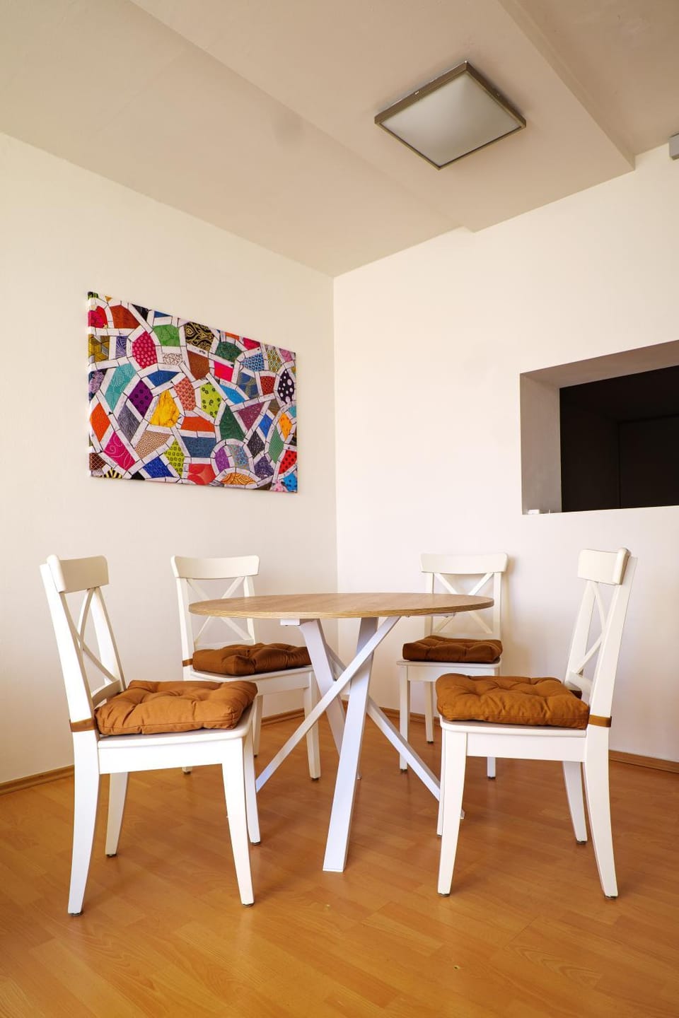 Seating area, Dining area