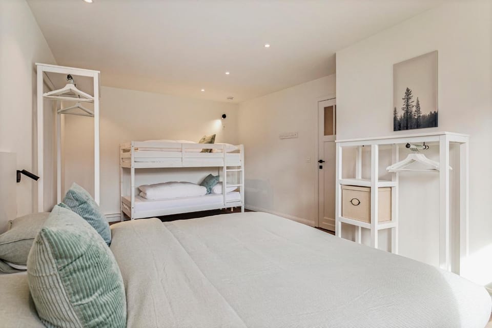 Bed, Bedroom, bunk bed