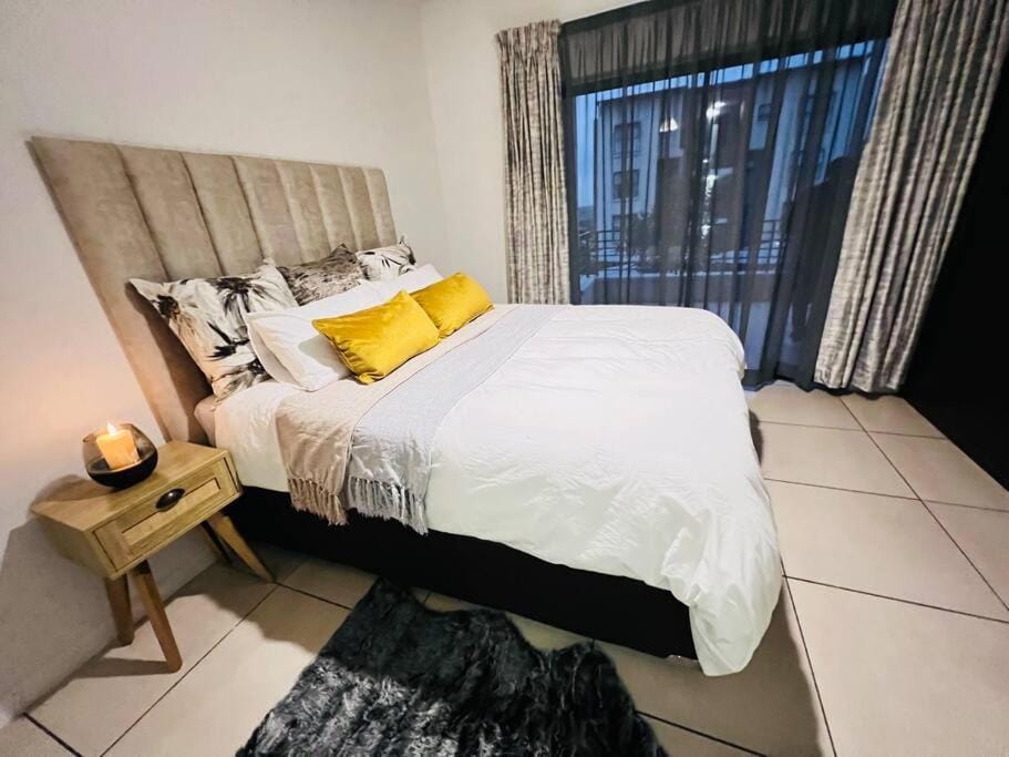 Perfect Haven-1min Dainfern Square Apartment in Sandton