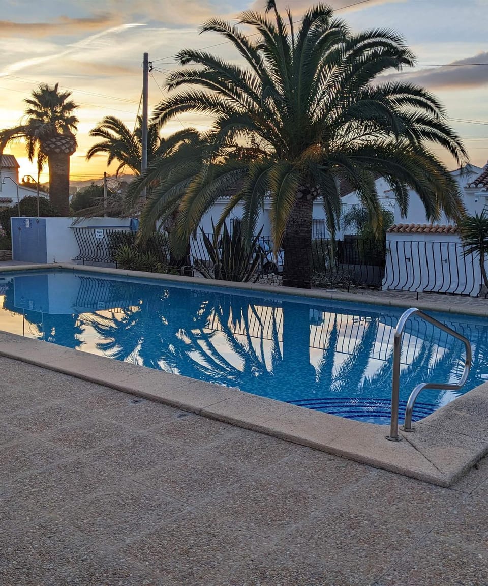 Pool view, Swimming pool, sunbed