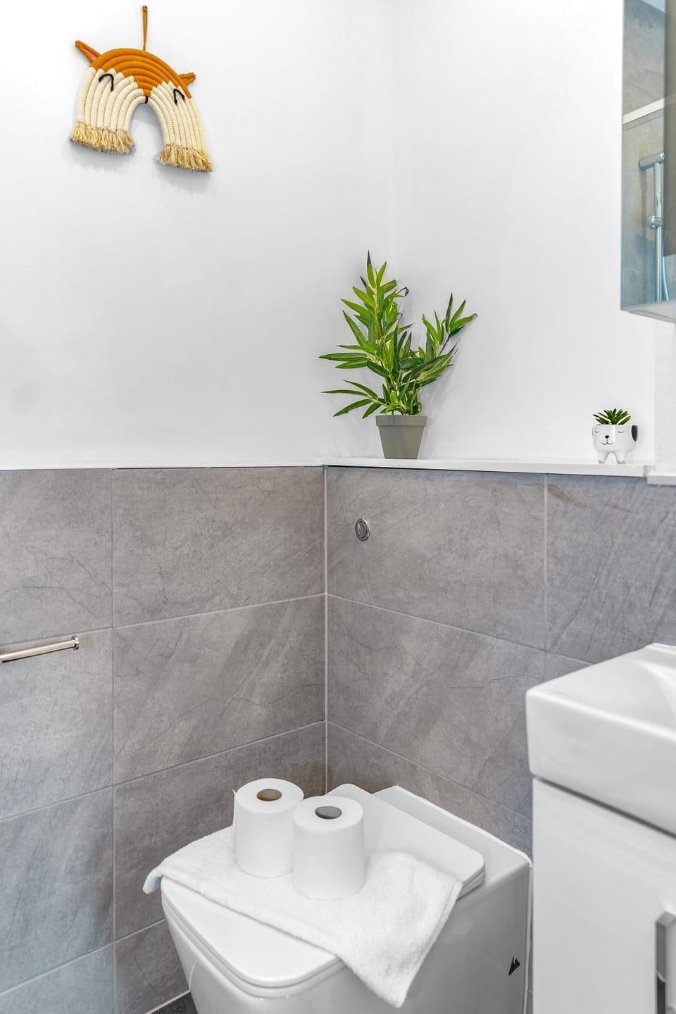 Toilet, Bathroom, towels