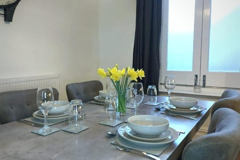 Stylish Apartment in City Centre with Parking Apartment in Preston