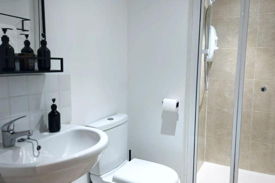 Stylish Apartment in City Centre with Parking Apartment in Preston