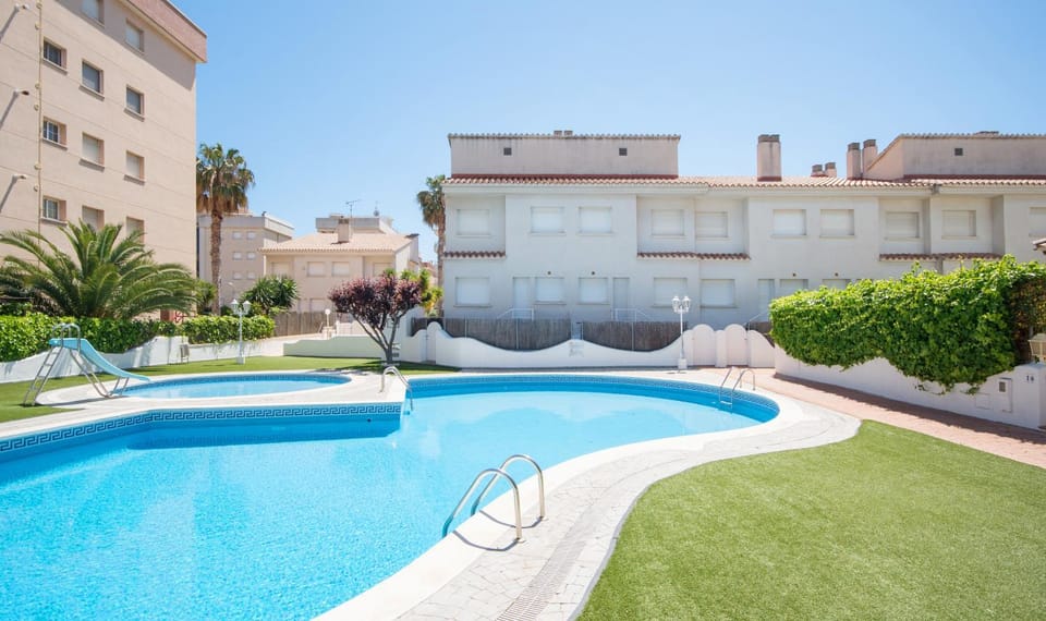 Property building, Swimming pool
