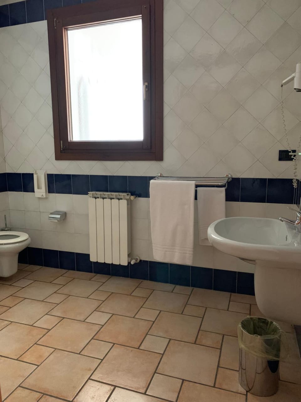 Toilet, Bathroom, internet