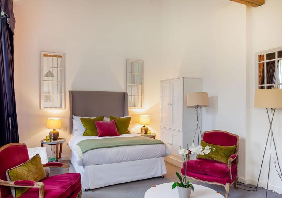 Rotheram (Suite) at Bicester Heritage Apartment in Cherwell District