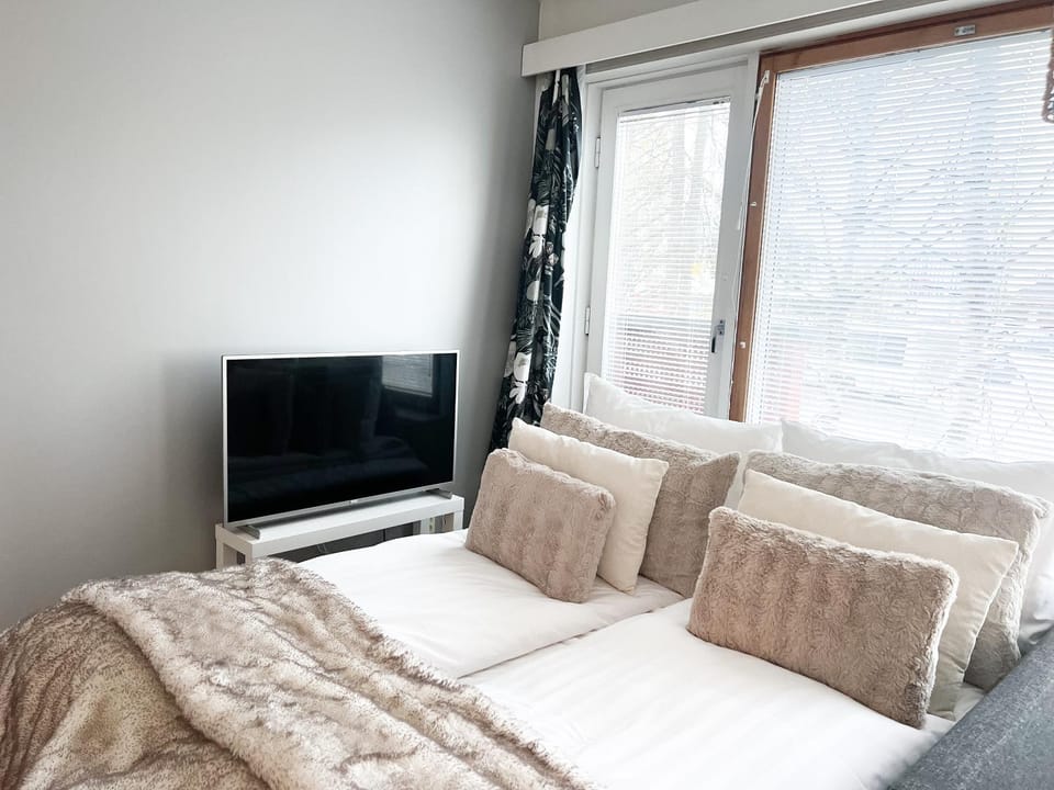 Communal lounge/ TV room, Bed