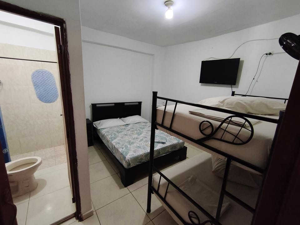 Guayacan Hostel Bed and Breakfast in Cali
