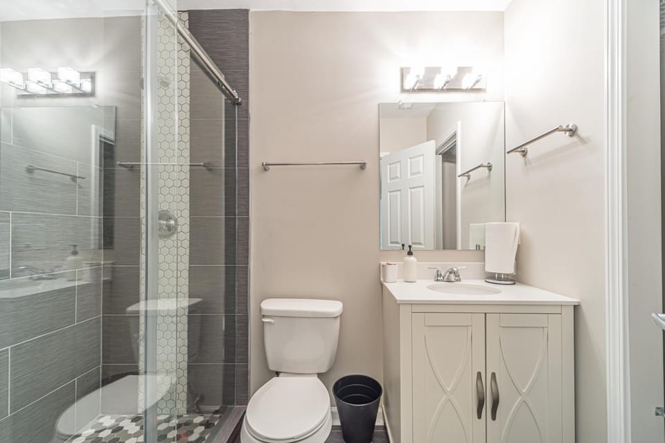 Shower, Toilet, Bathroom