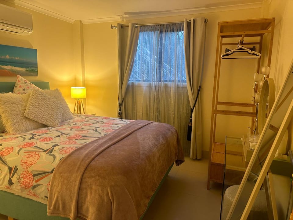 Bed, Bedroom, air conditioner