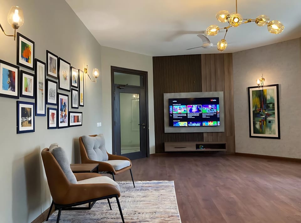 Communal lounge/ TV room, Lobby or reception