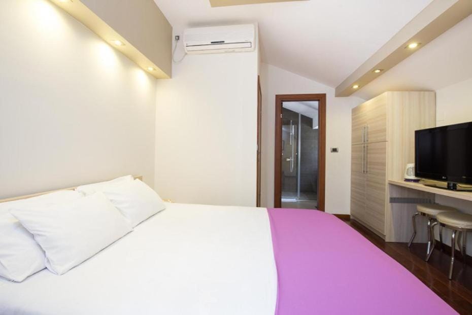 Vila Centar Bed and Breakfast in Budva
