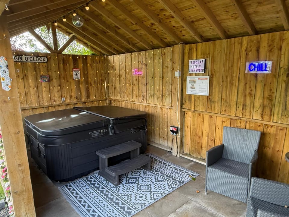 Bonnyview Glamping Campground/ 
RV Resort in Northern Ireland