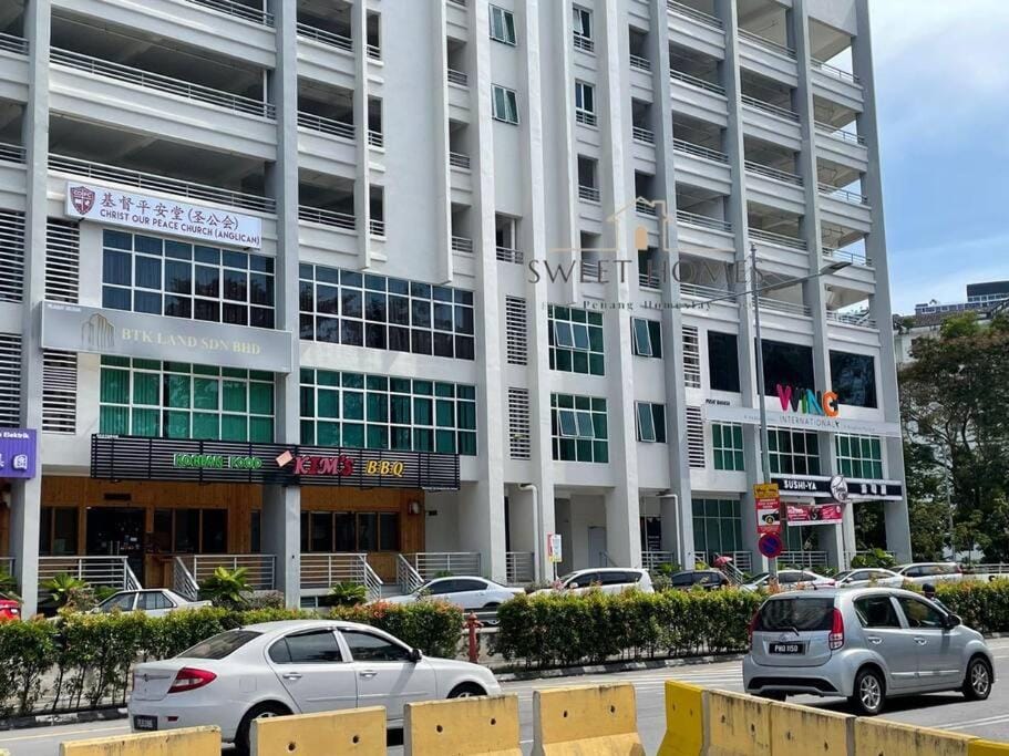 HolidayCozy StraitsGardenSuite Penang#6pax#family Apartment in George Town