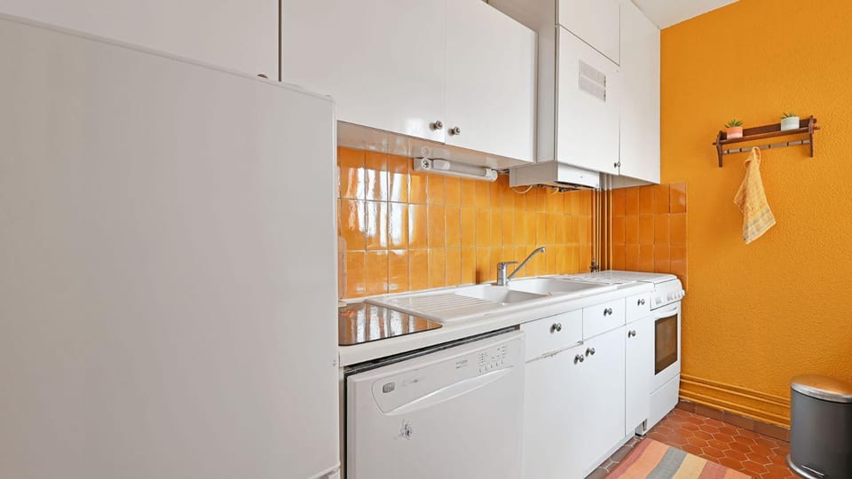 Kitchen or kitchenette