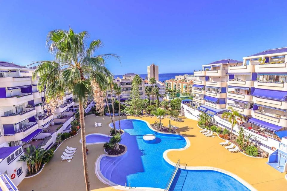 Pool view, Swimming pool, Swimming pool, sunbed