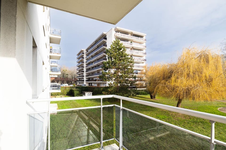 Balcony/Terrace, Garden view