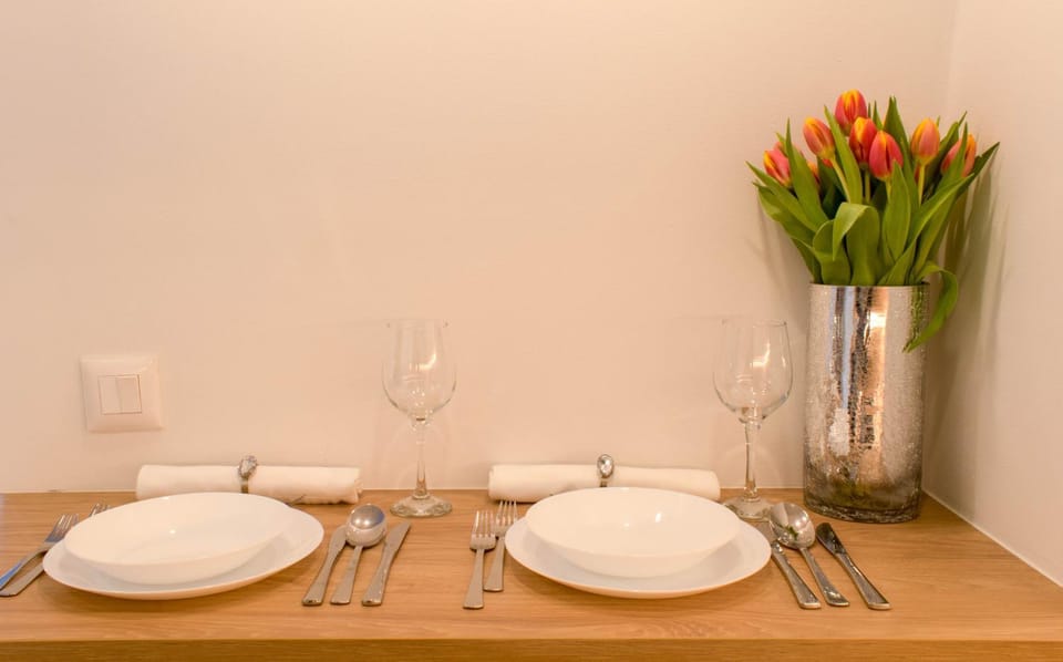 Food and drinks, Dining area, Drinks