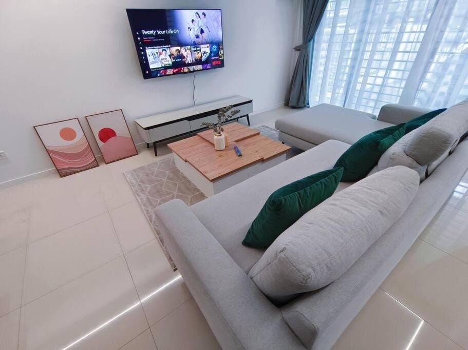 H+M Residence [5min]to Setia City Convention House in Selangor, Malaysia