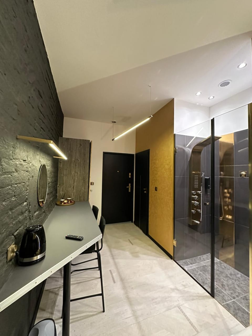 DarkHouse Gold Apartment in Masovian Voivodeship