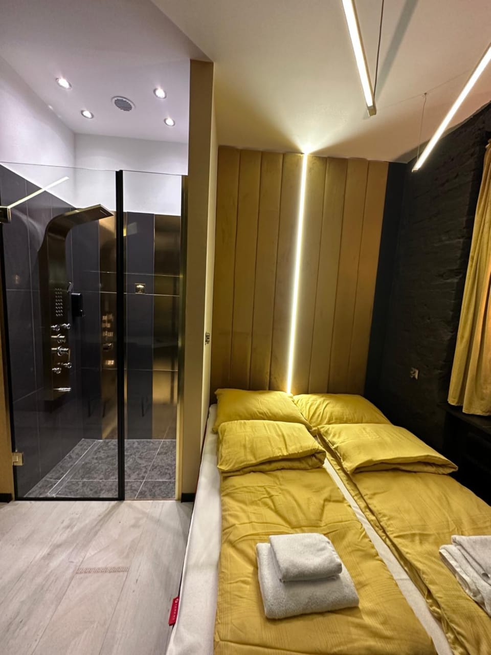 DarkHouse Gold Apartment in Masovian Voivodeship