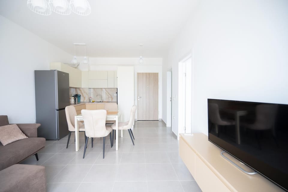 TV and multimedia, Living room, Dining area