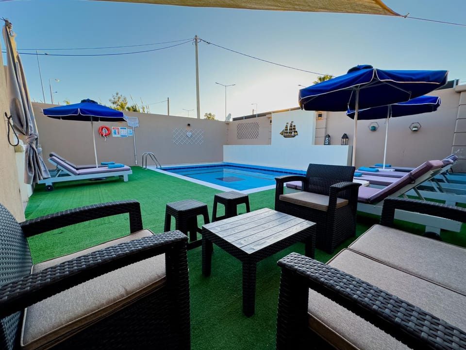 Pool view, Swimming pool
