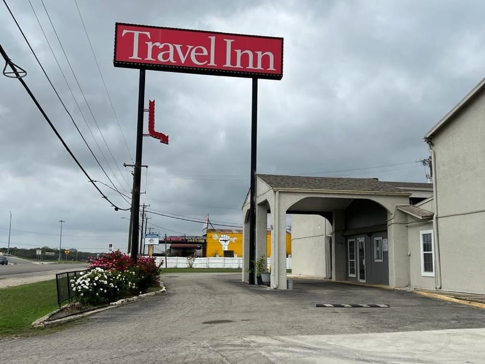 Travel Inn lackland Sea World Motel in San Antonio