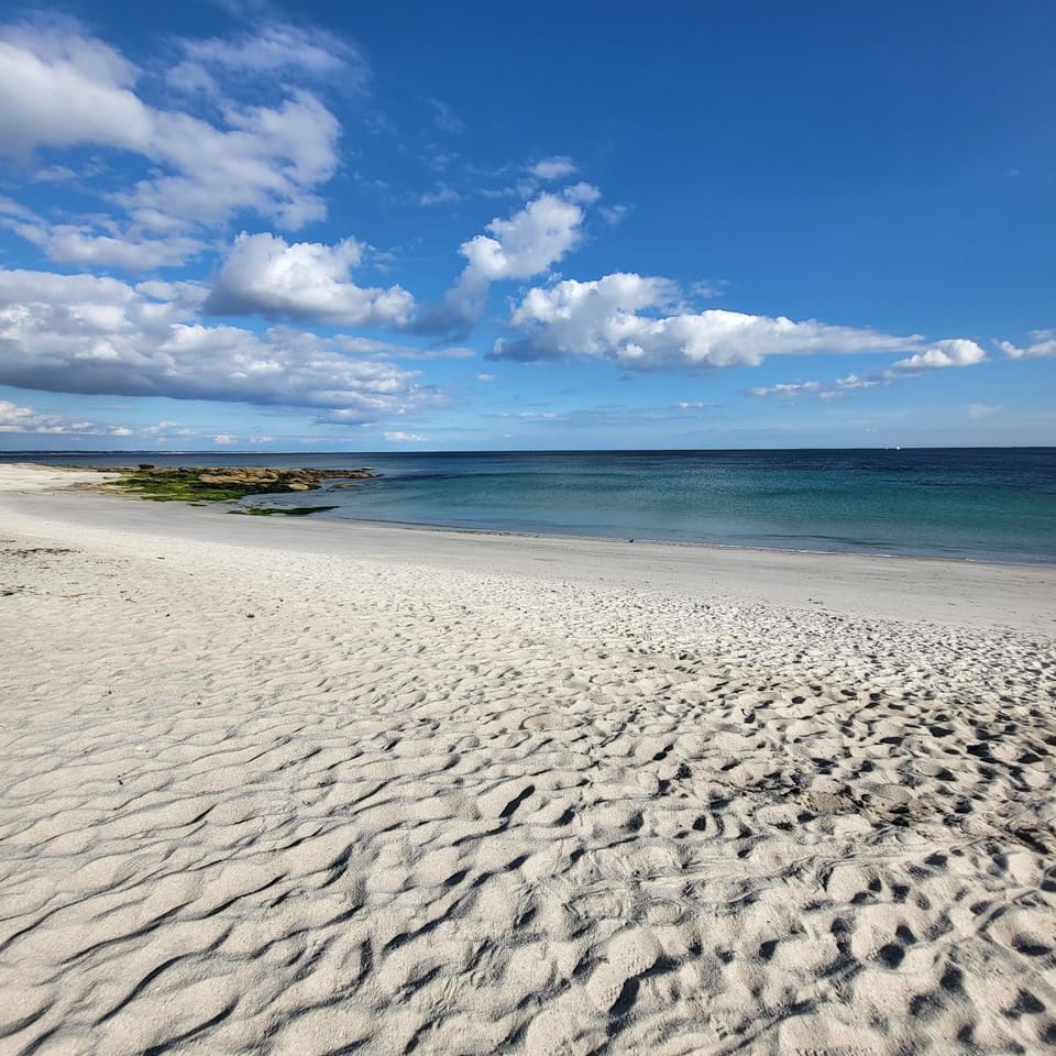 "Le Nid Douillet" Piscines et plage à pied! Superbe environnement! Campground/ 
RV Resort in Fouesnant