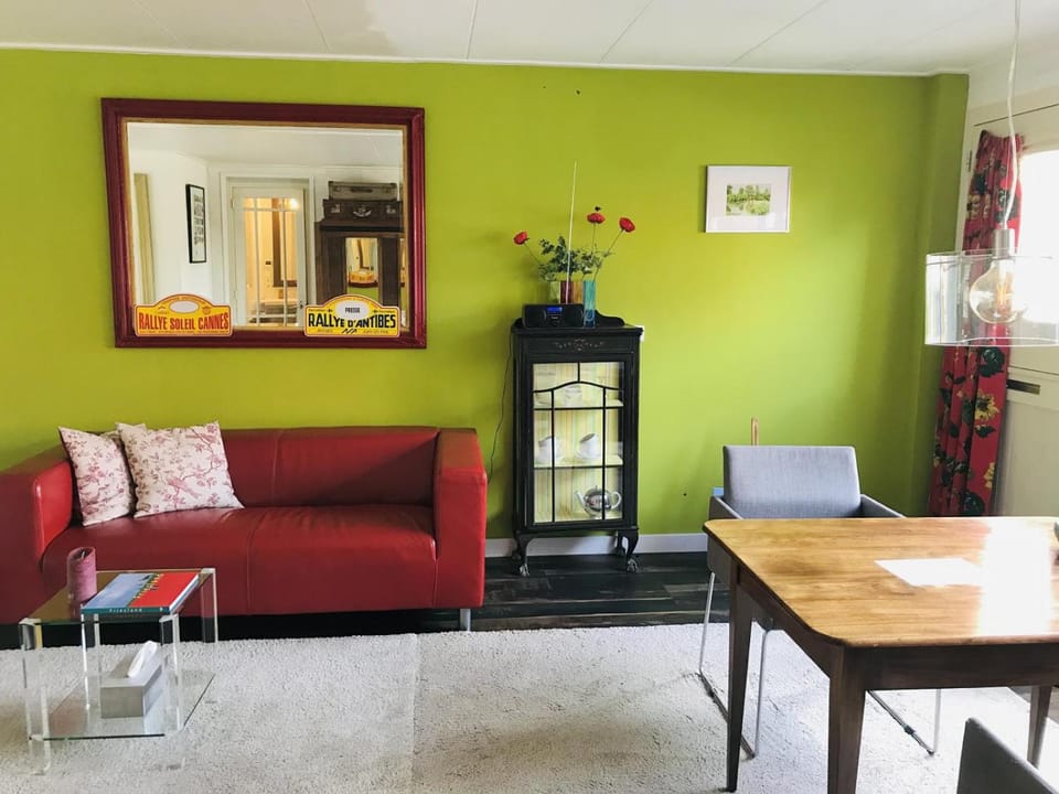 Seating area, Food, Breakfast, ATM, acessibility