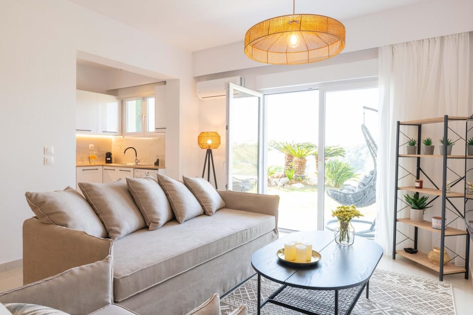 Kitchen or kitchenette, Living room, Seating area